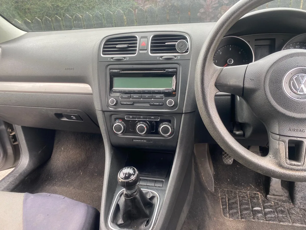 Volkswagen Golf 2010 - Image 3