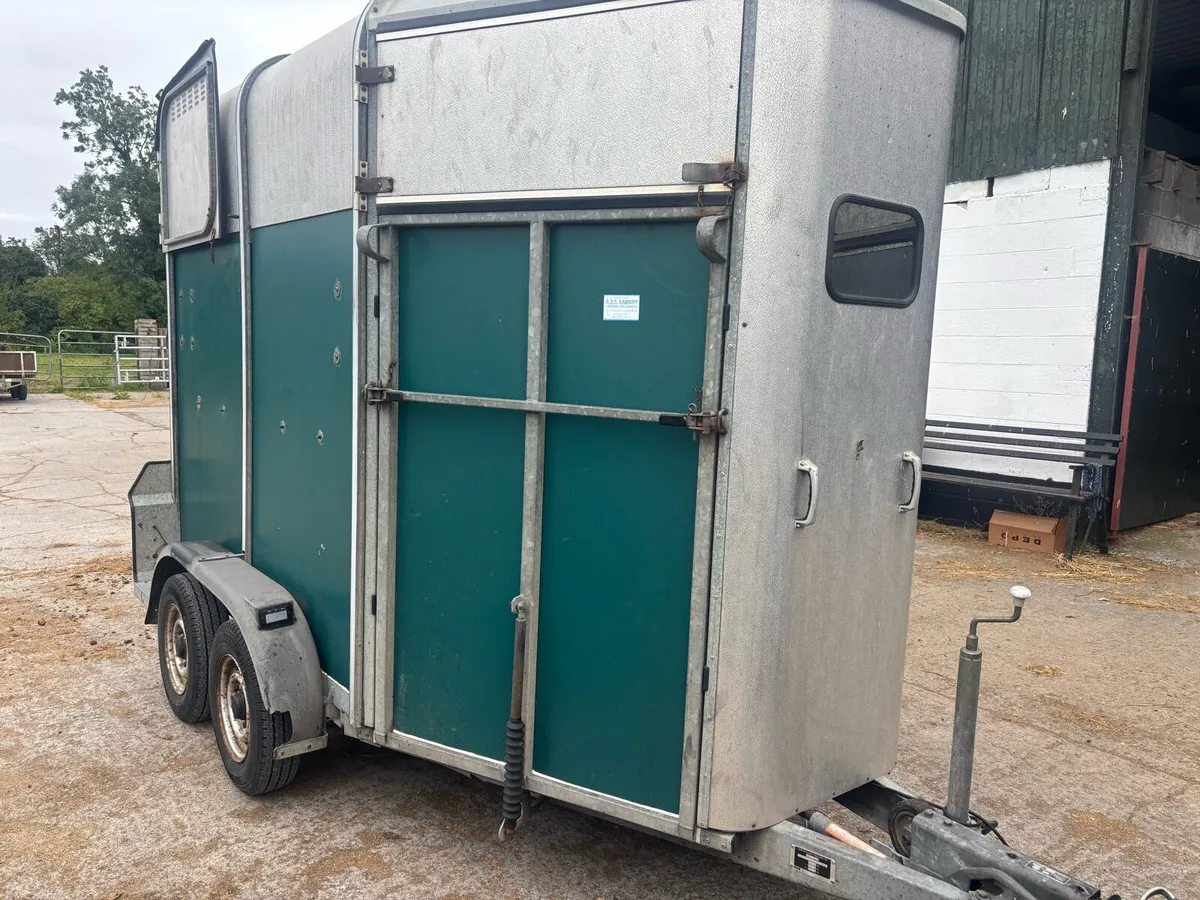Ifor Williams - Image 1