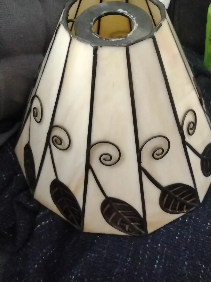Heavy Tiffany lamp/ceiling shade - Image 4