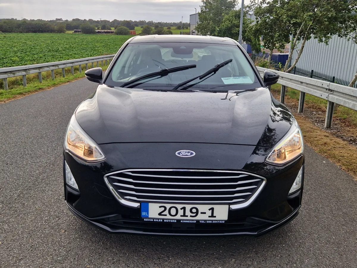 Ford Focus  ZETEC TDCI 2019 - Image 2
