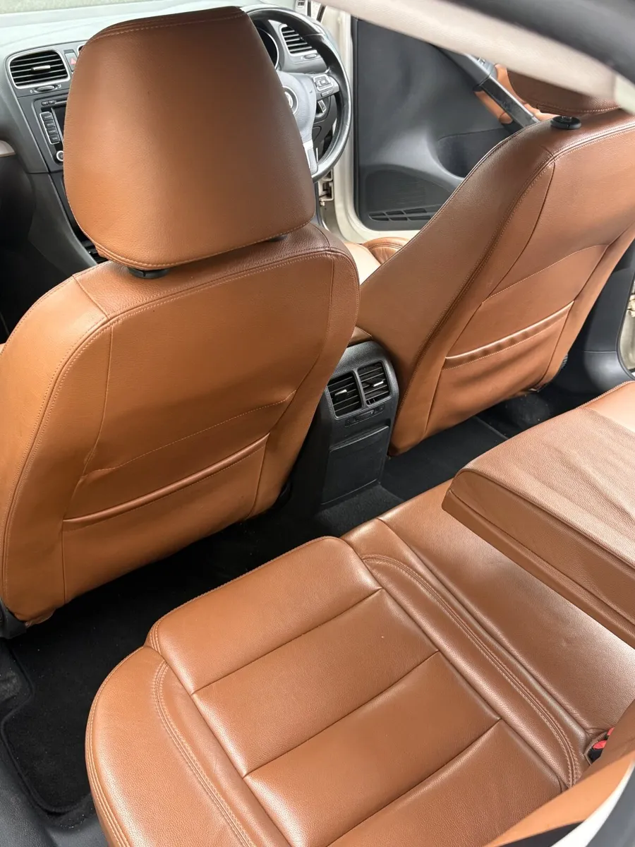 Volkswagen Golf 2011 - Image 3