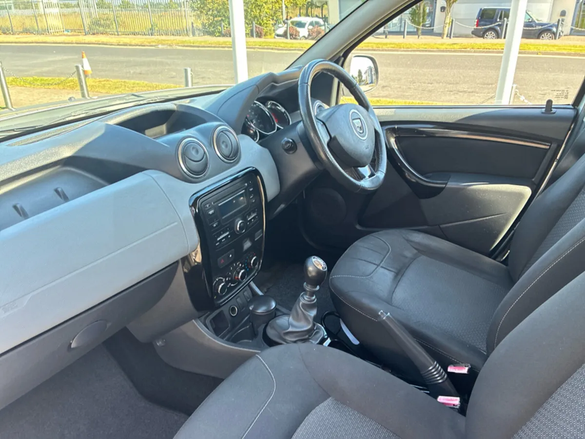 Dacia Duster SIGNATURE 1.5 DCI 110 4 4DR - Image 3