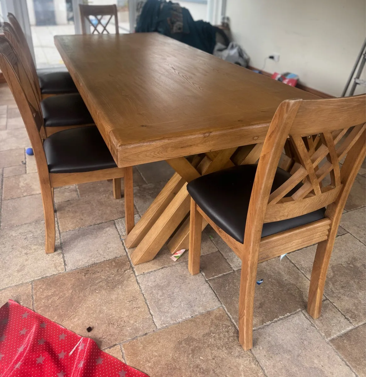 Table and chairs - sits 10 people - Image 4