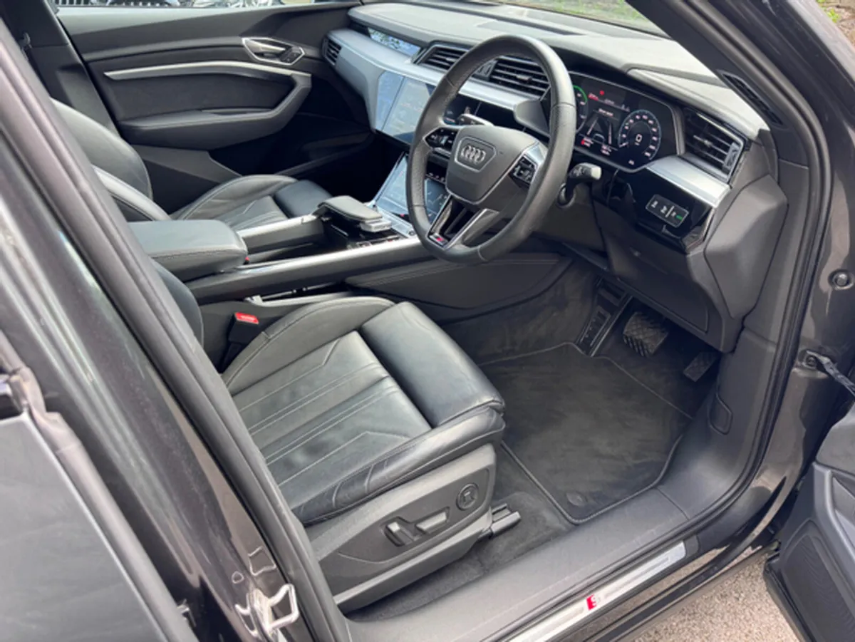 Audi e-tron 55 S LINE QUATTRO COUPE//SUPERB SPEC// - Image 4