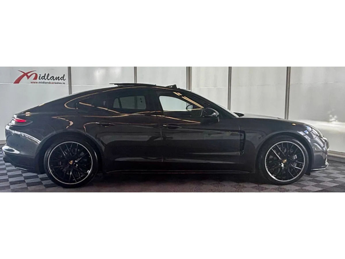 Porsche Panamera 4 PLATINUM EDITION PDK*PAN ROOF* - Image 2