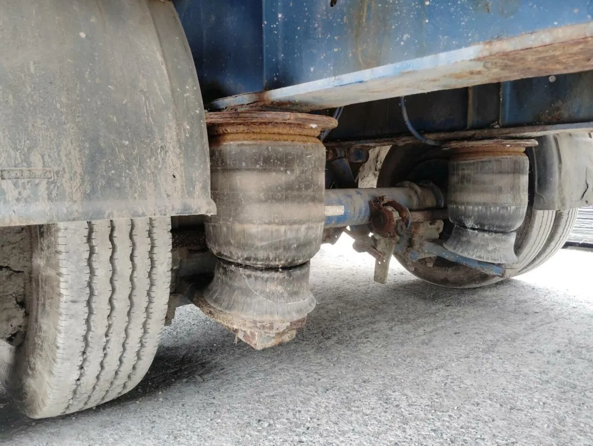 Tri axle Flat bed trailer - Image 3