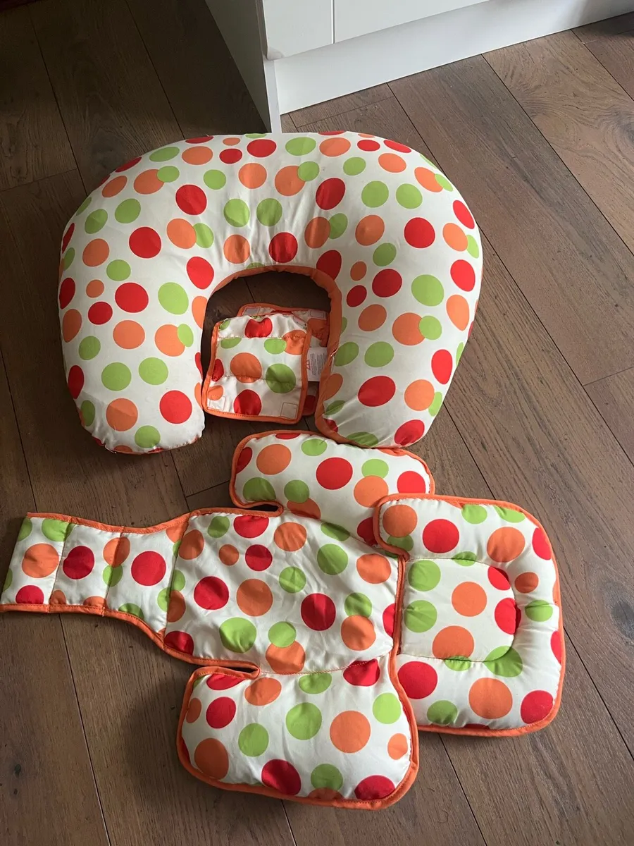 Clevamama breast feeding pillow - Image 3
