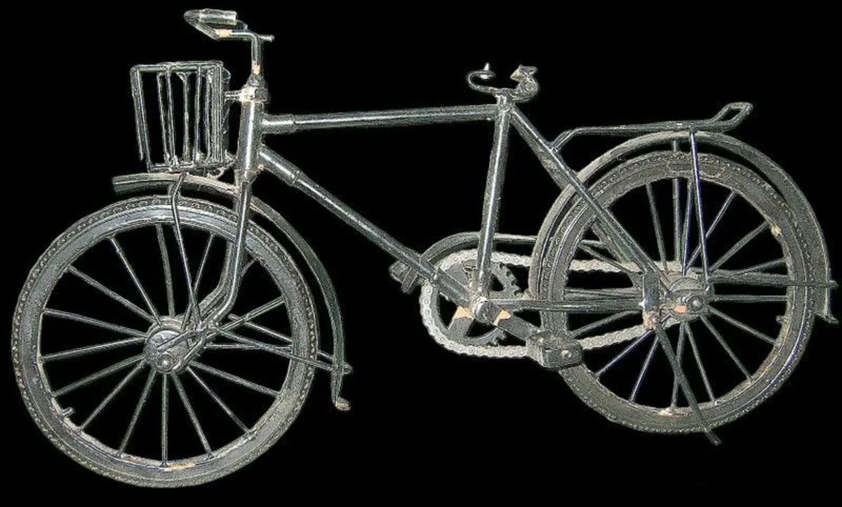 Vintage Metal Bike Sculpture - Image 2