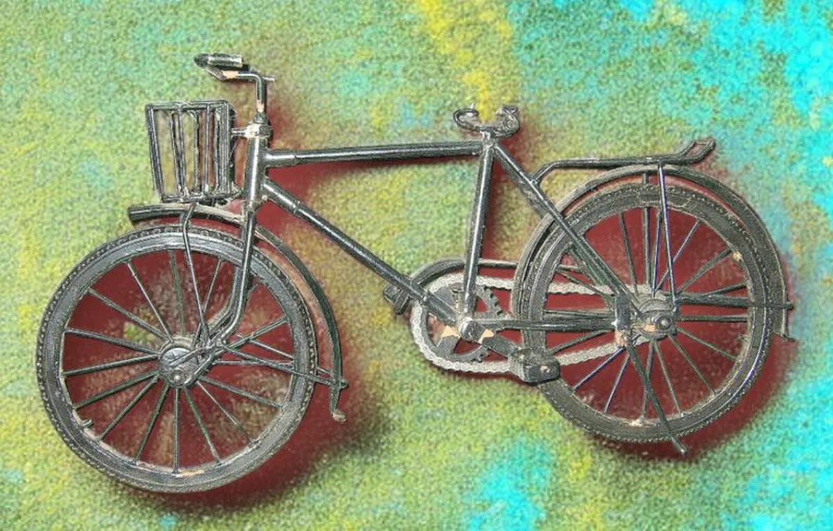 Vintage Metal Bike Sculpture - Image 4