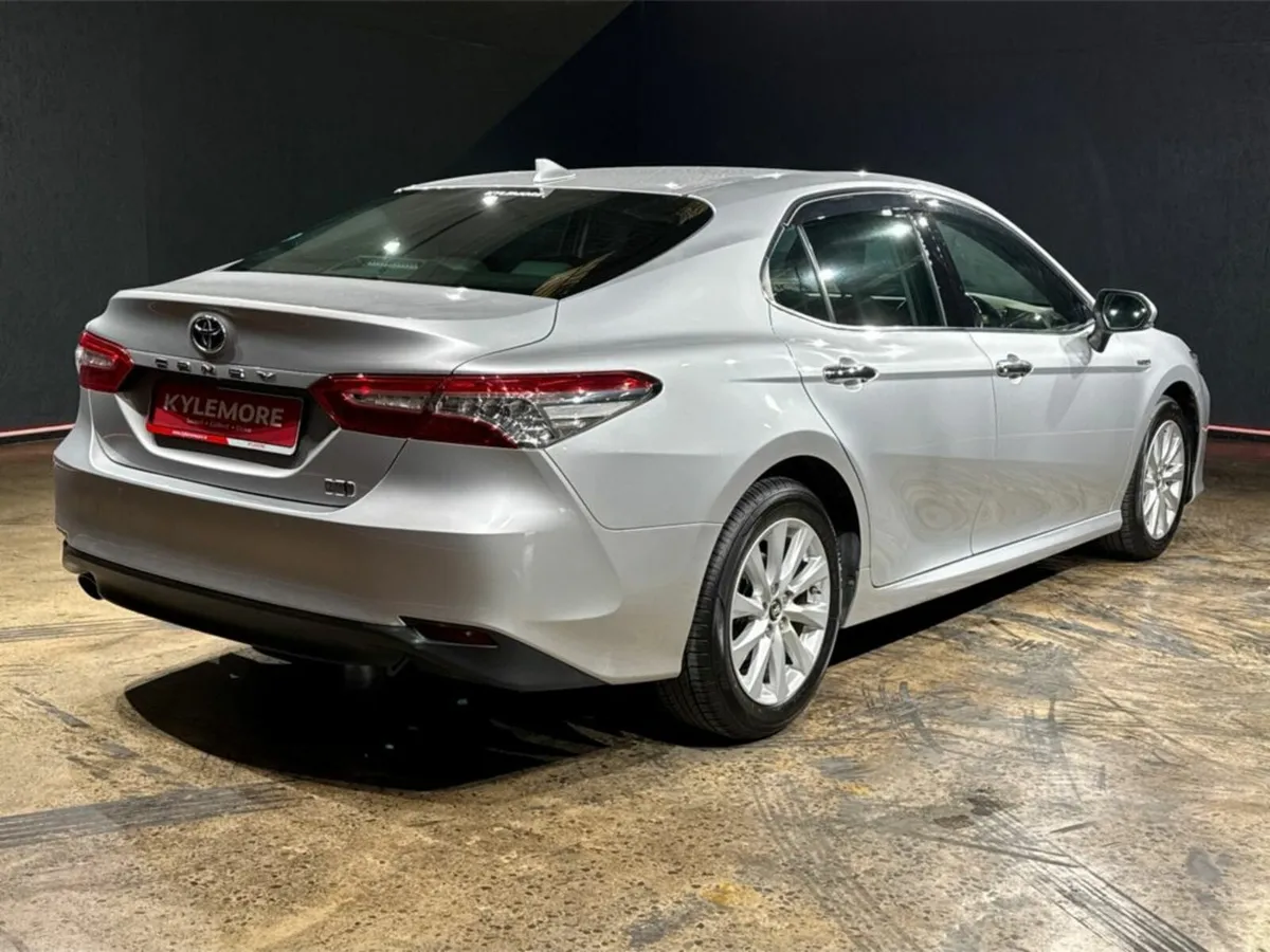 Toyota Camry 2.5 HYBRID AUTOMATIC - ALLOY WHEELS - - Image 4