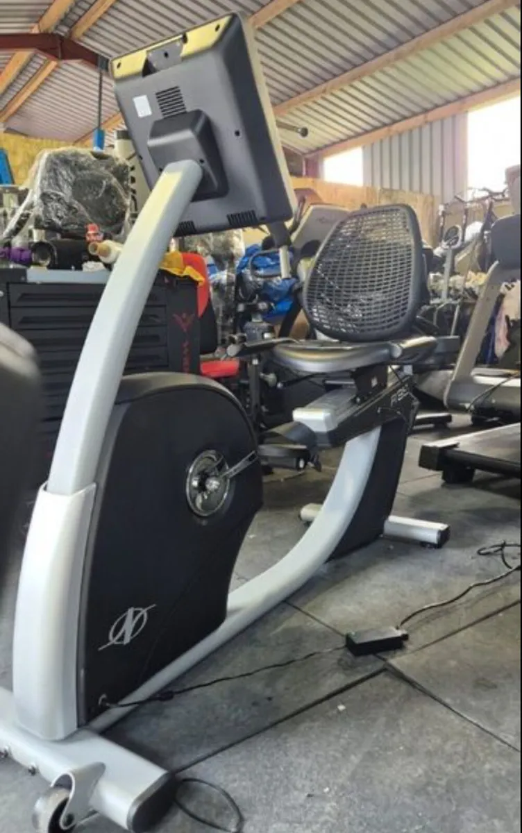 NORDIC TRACK R35 RECUMBENT BIKE TOUCHSCREEN - Image 1