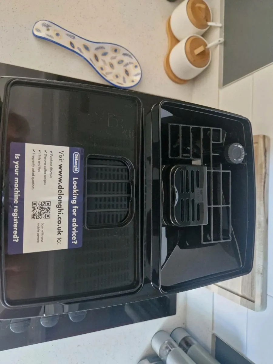 Delonghi Coffee Machine - Image 4