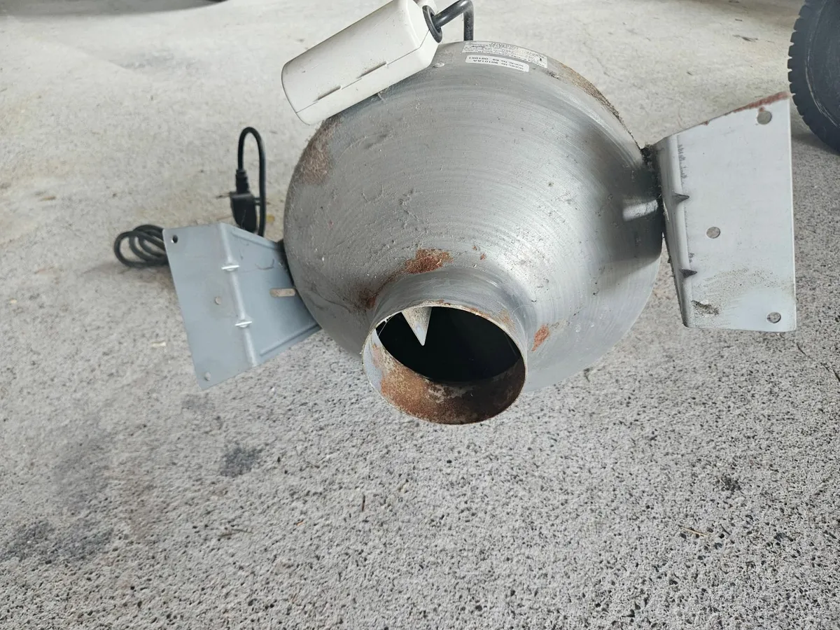 Extractor fan - Image 1