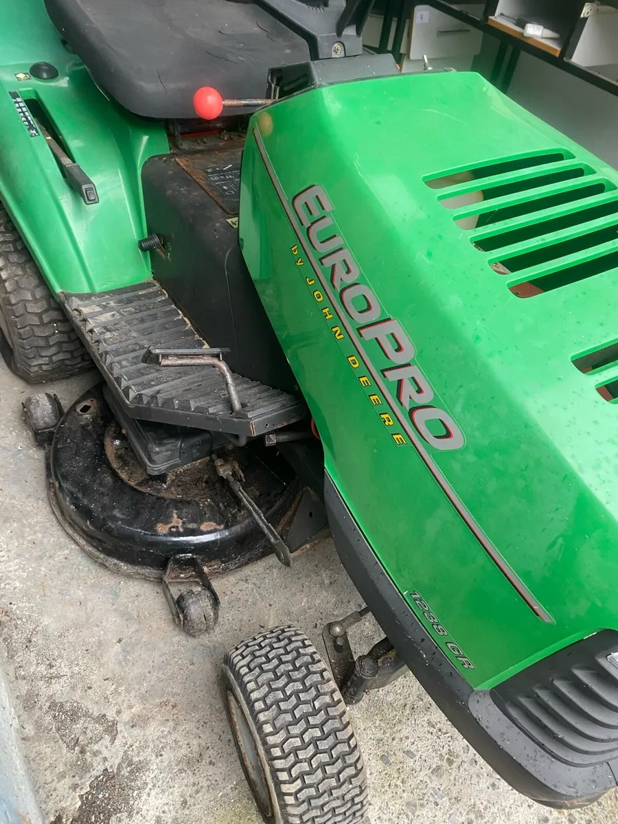 Ride on mower - Image 3