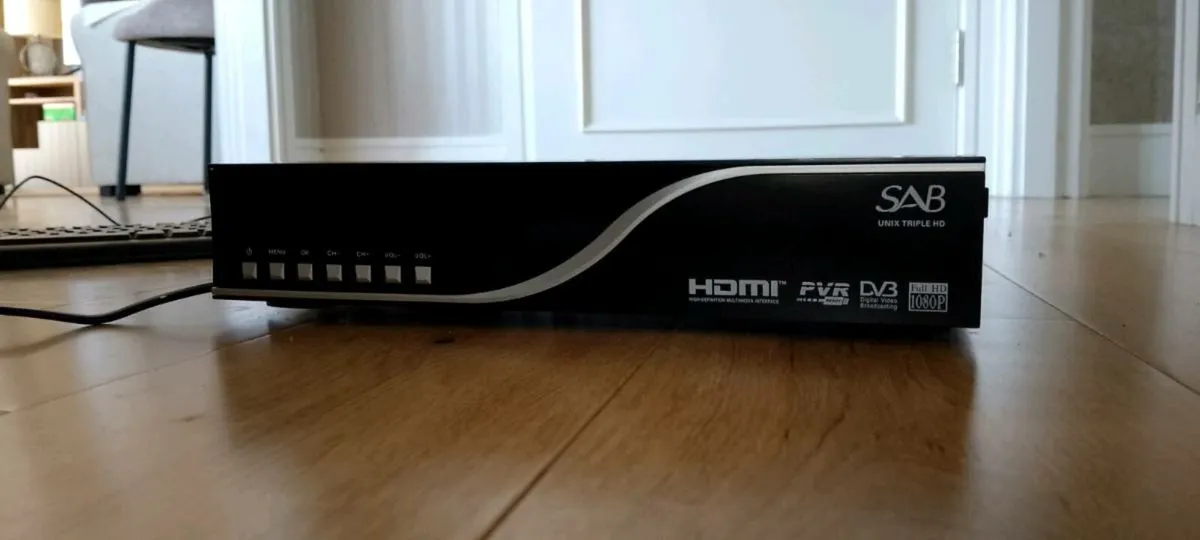 SAB UNIX Triple HD Box - Image 1