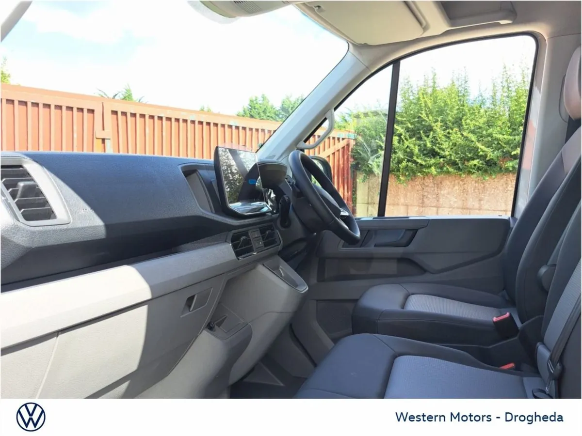 Volkswagen Crafter Trendline MWB 140HP Auto - Image 4