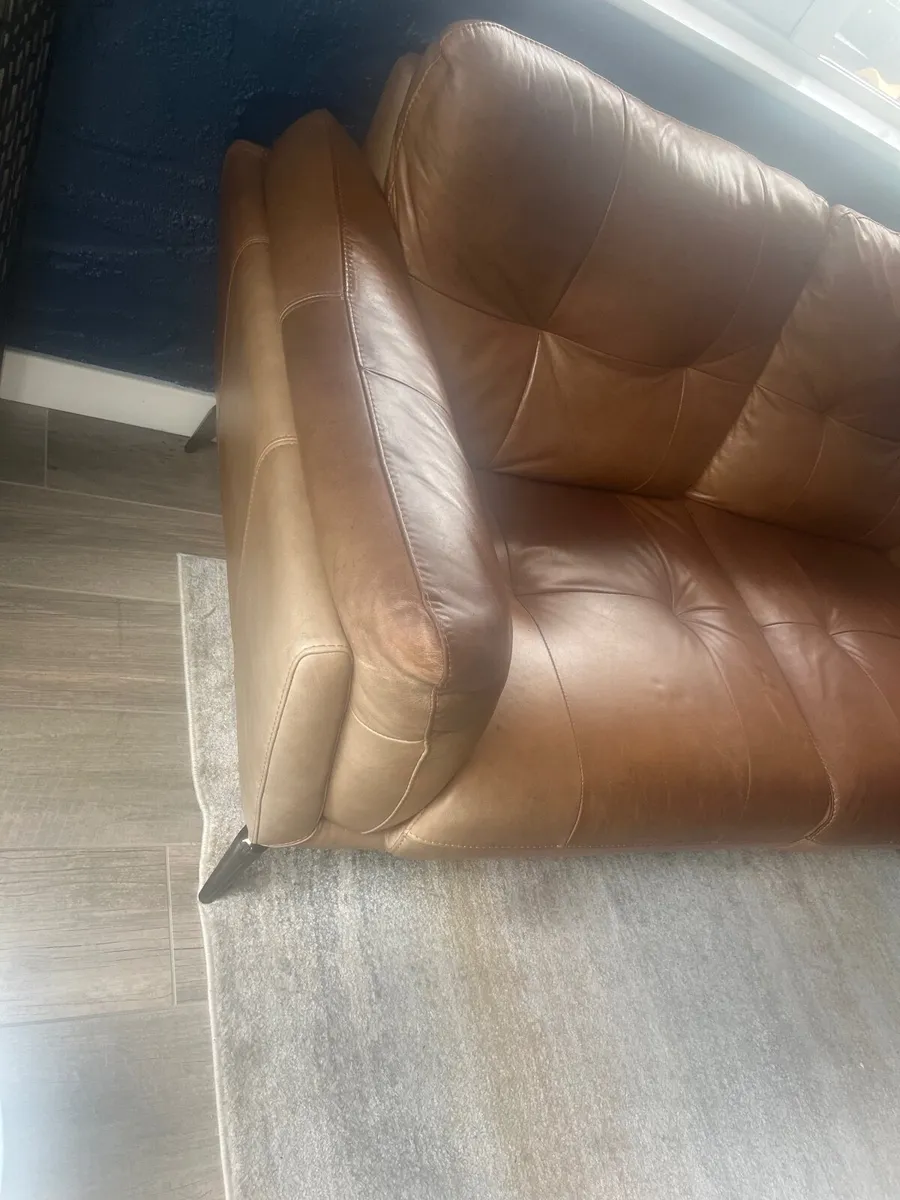 Tan 2.5 Seater Leather Couch - Image 3