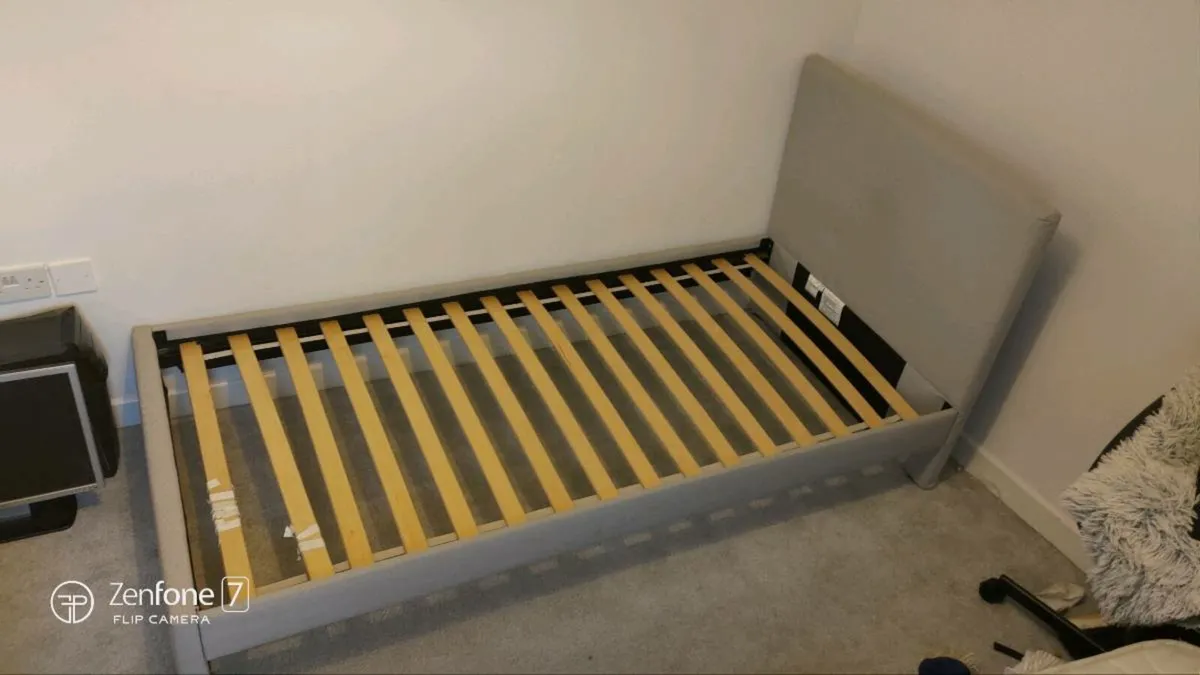 Bed (IKEA)