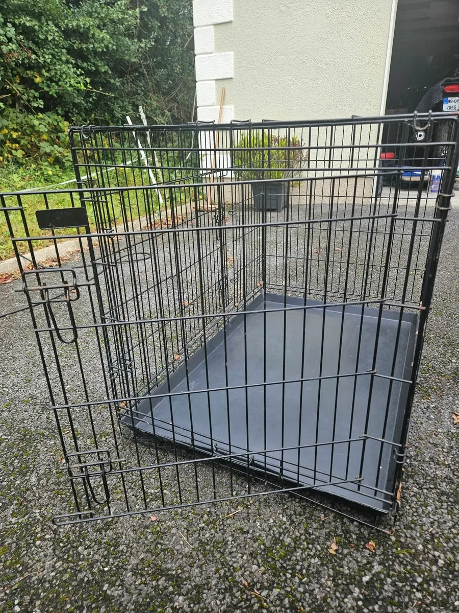 Large dog crate and cover - Image 1