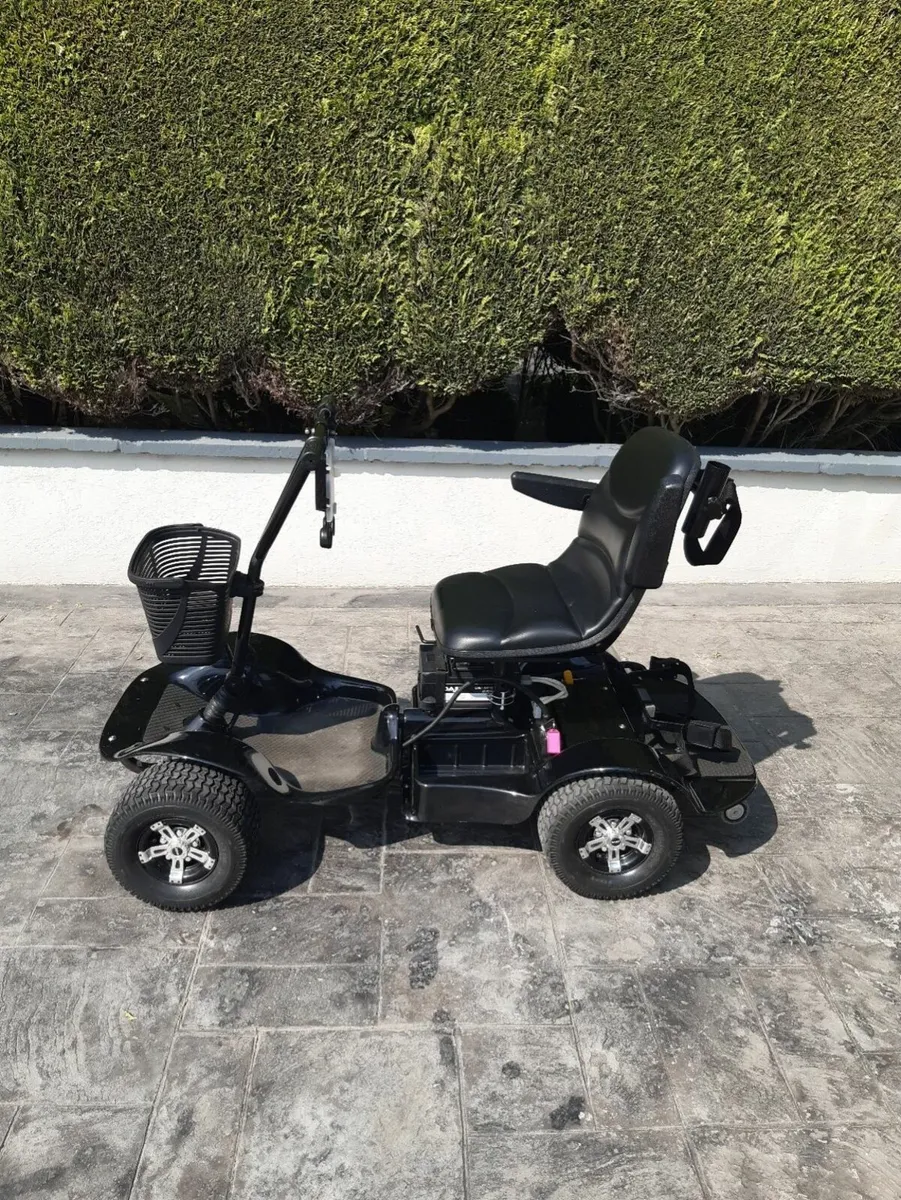 Golf Buggy - Electric - Single Seat - Image 1