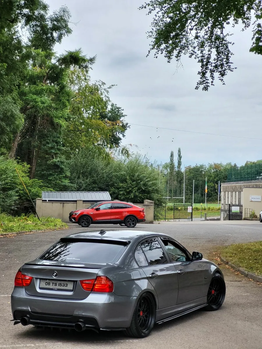 BMW 318d msport auto tax and tested €6500 - Image 4