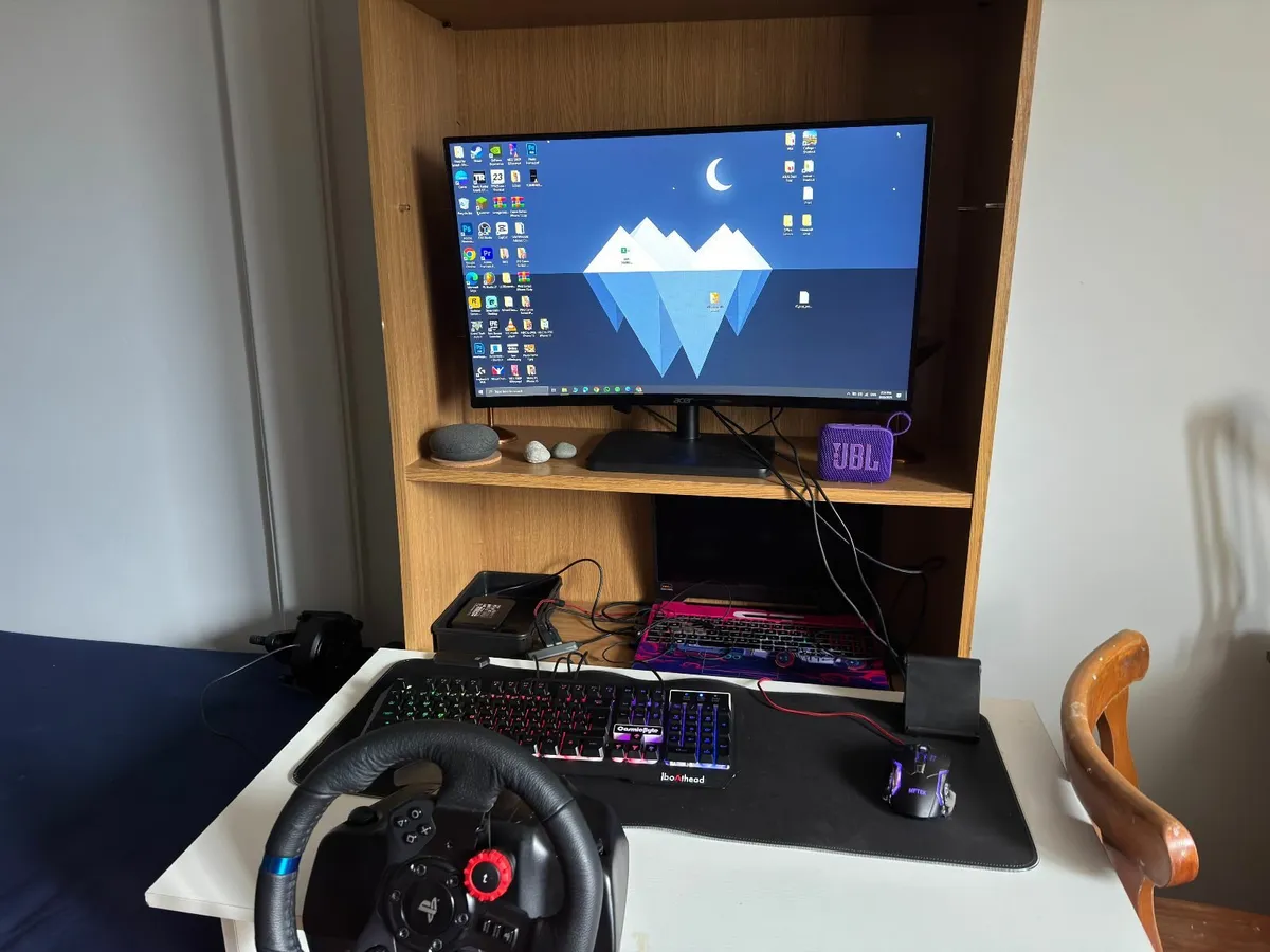 Acer ED270R 27" Curved 144Hz Gaming Monitor - Image 1