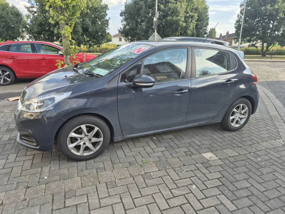 2016 Peugeot 208 Automatic - Image 4