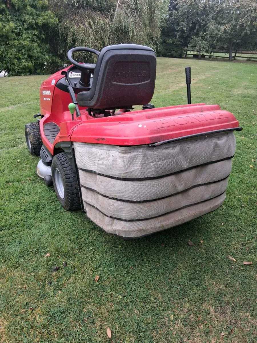 Honda 2417 Lawnmower - Image 3