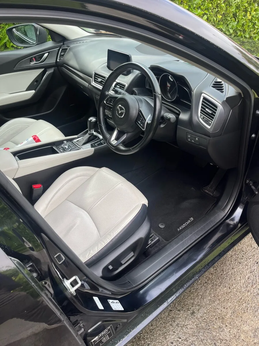 Mazda3- mint Top spec - Image 2