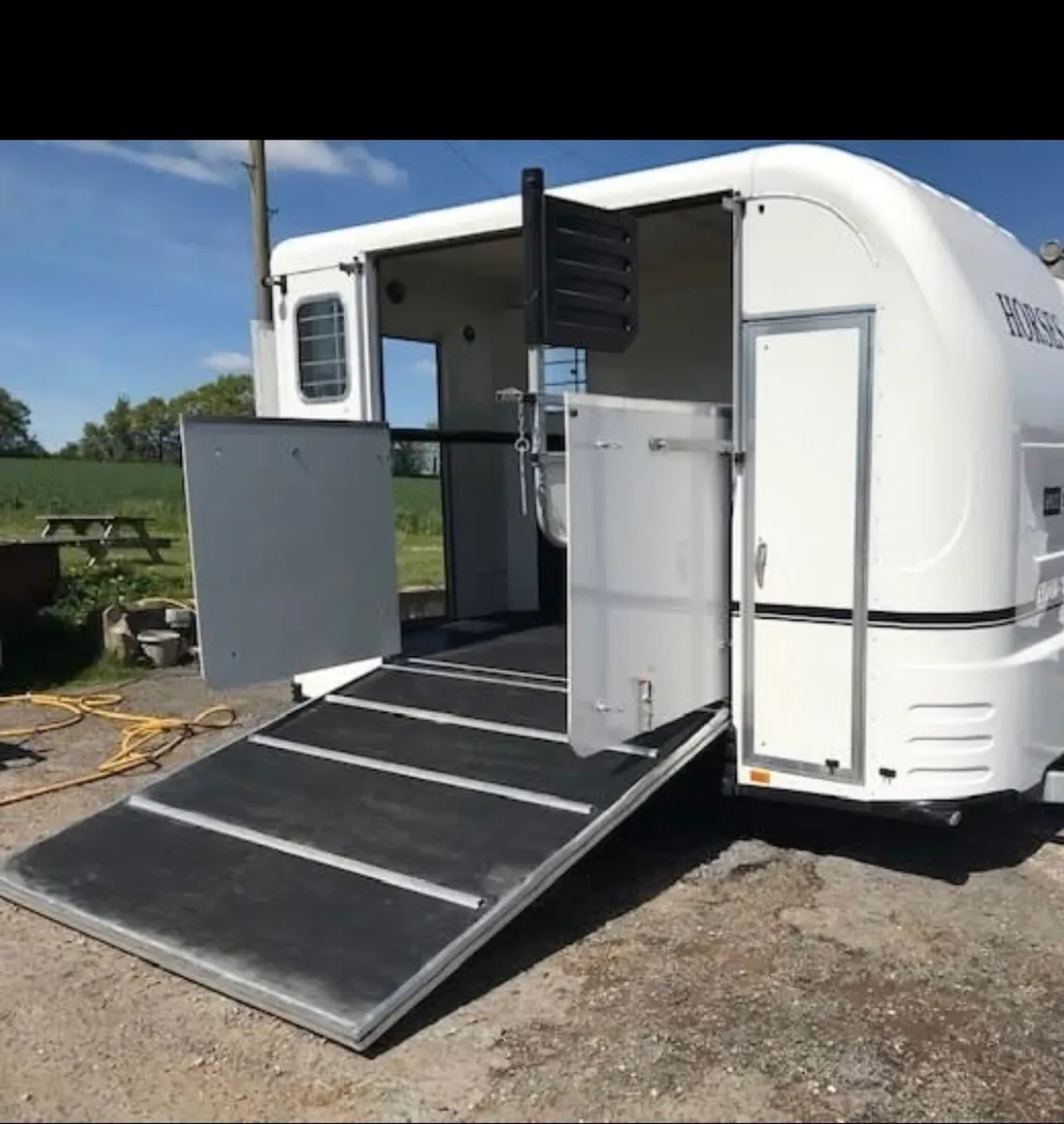 Equitrek day space trekker with tack room - Image 1
