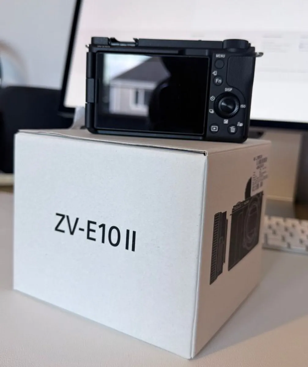 Sony Alpha ZV-E10 II Vlog Camera - Image 3