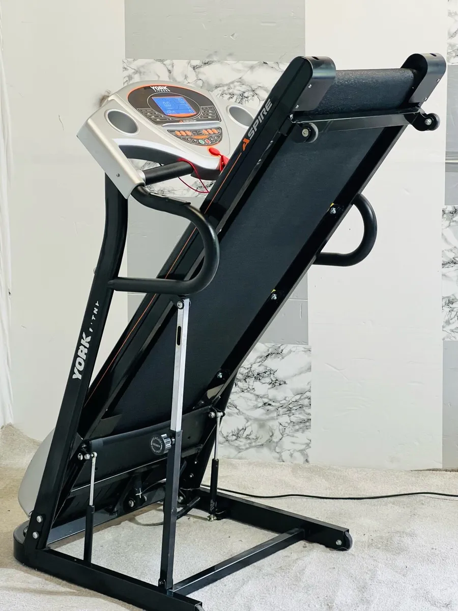York fitness incline motorised treadmill - Image 2