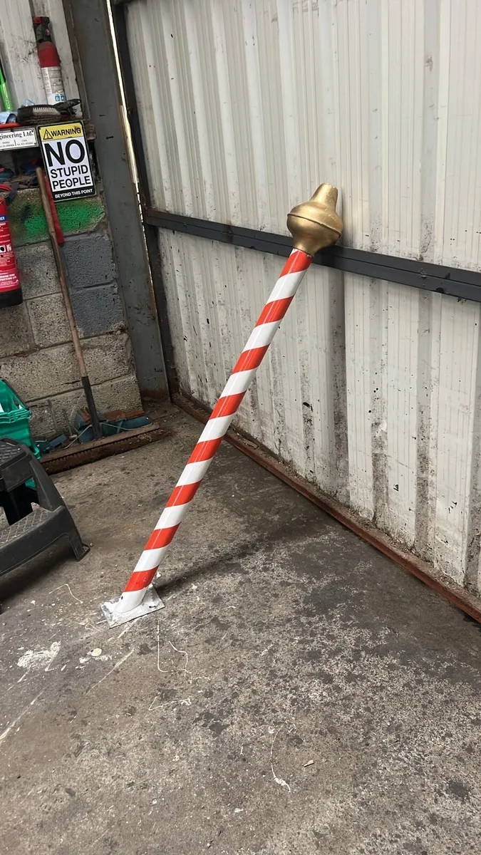 VINTAGE BARBERS POLE