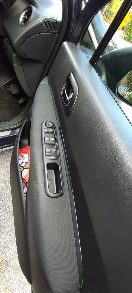 Peugeot 3008 2015 automatic - Image 3
