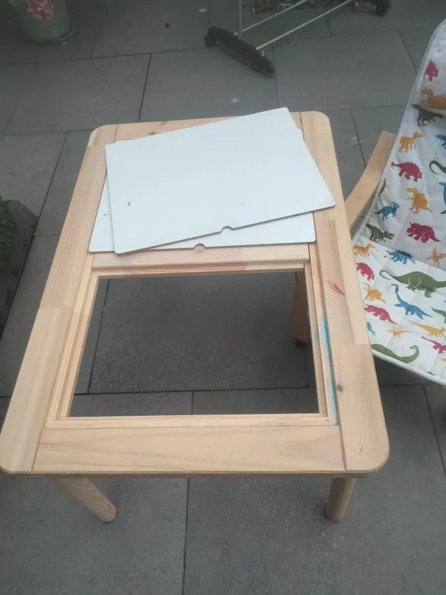 Kids activity table and chair - Image 2