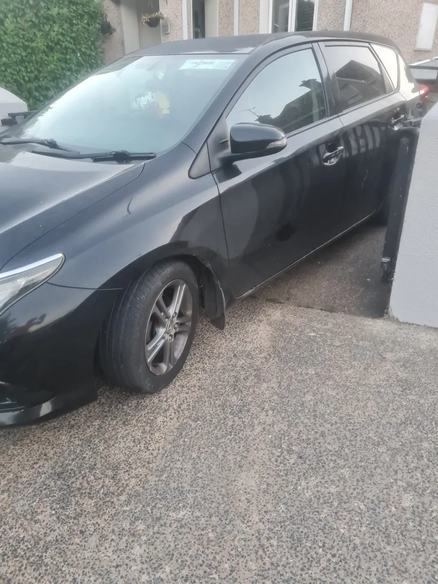 Toyota auris 2017 van - Image 3