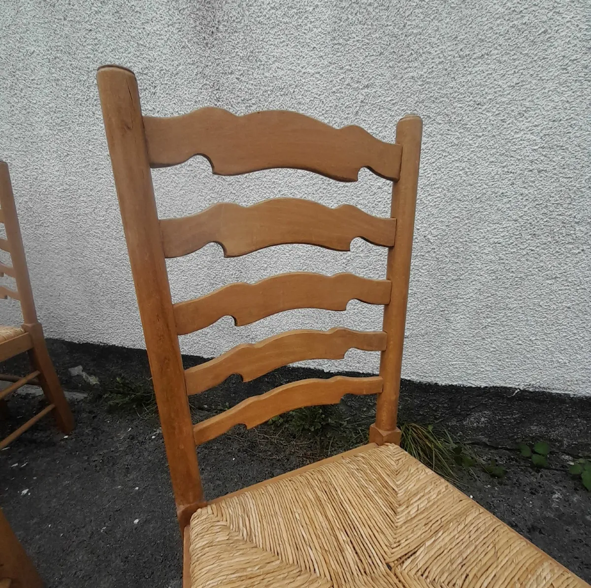Set of 8 solid wood dining chairs, great condition - Image 4