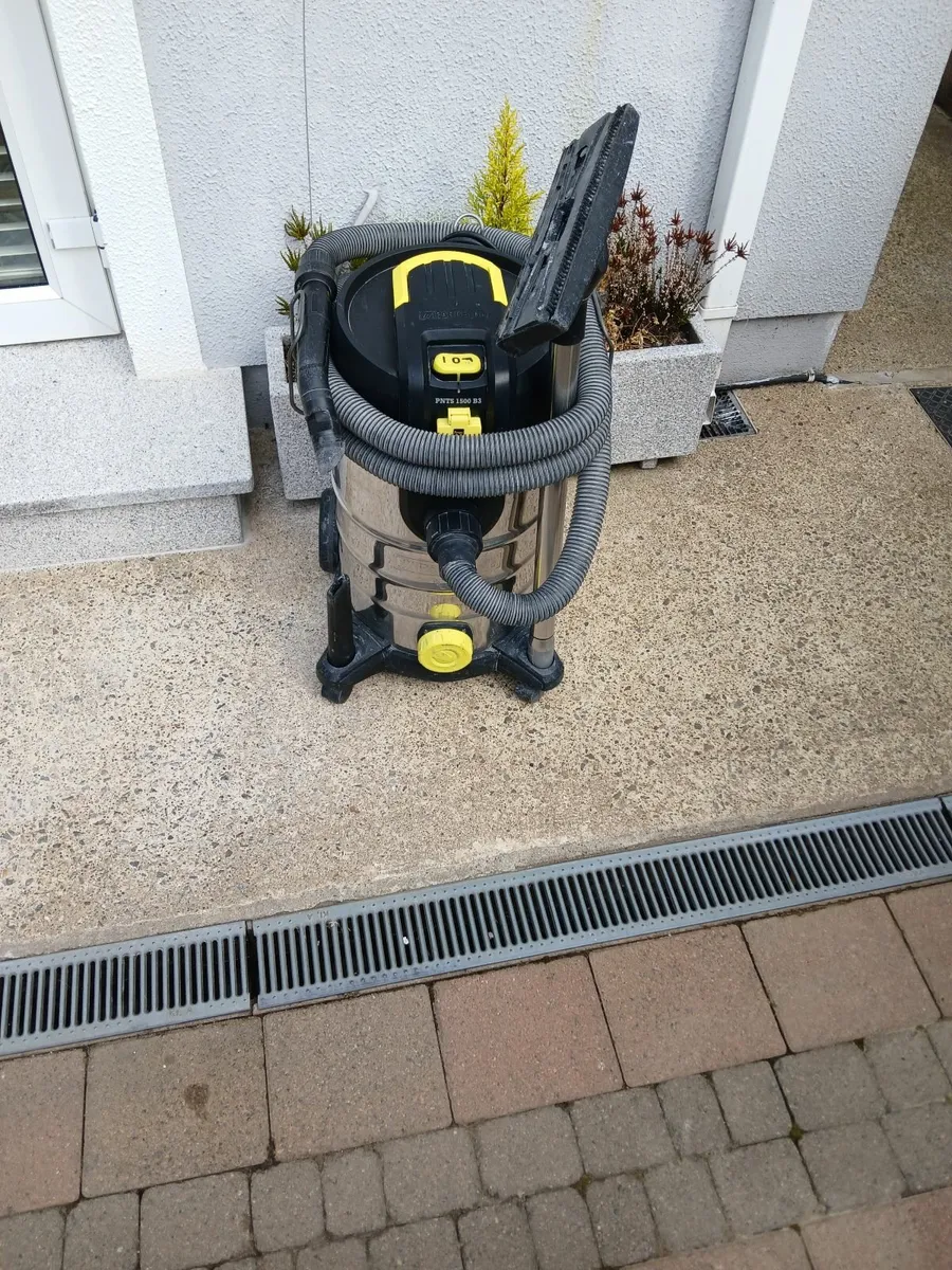 Vacuum cleaner - Image 1