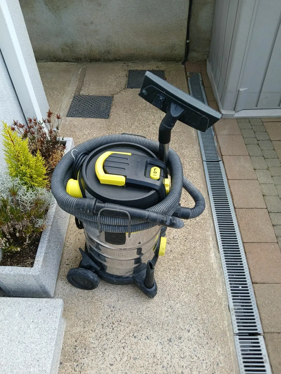 Vacuum cleaner - Image 2