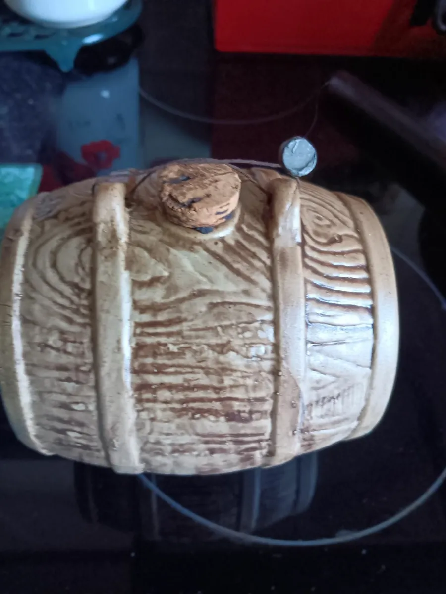 Vintage  ceramic whiteways cider  barrel - Image 3
