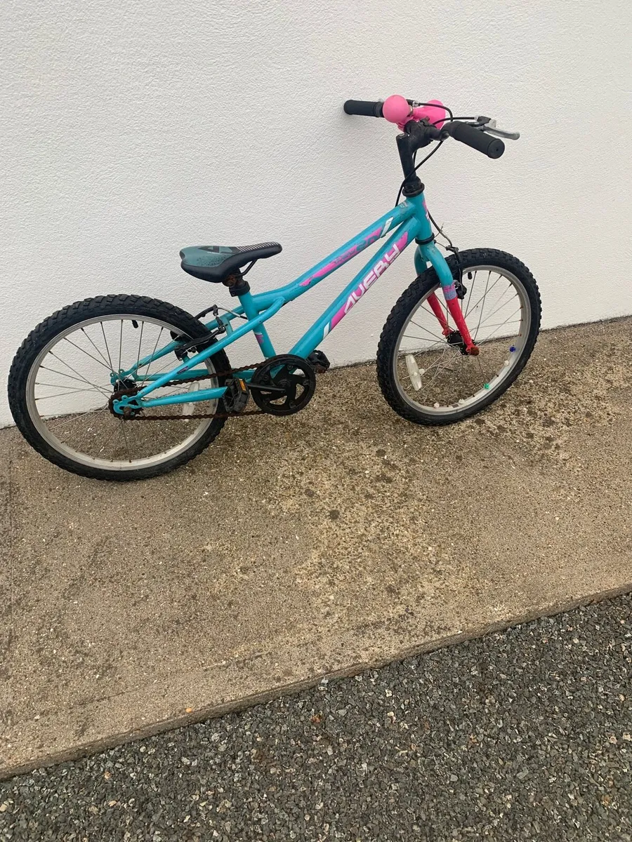 Girls Bike - Image 1