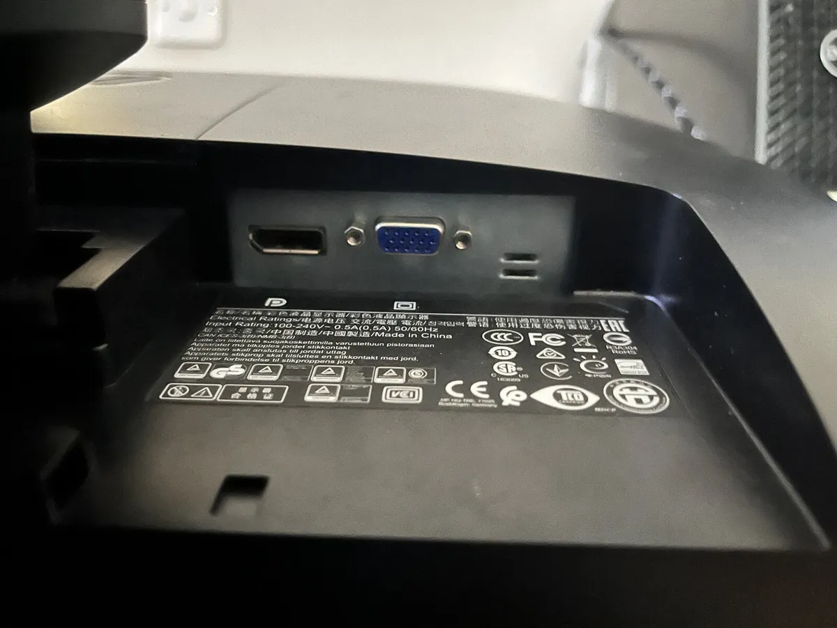 HP P223 monitor - Image 2