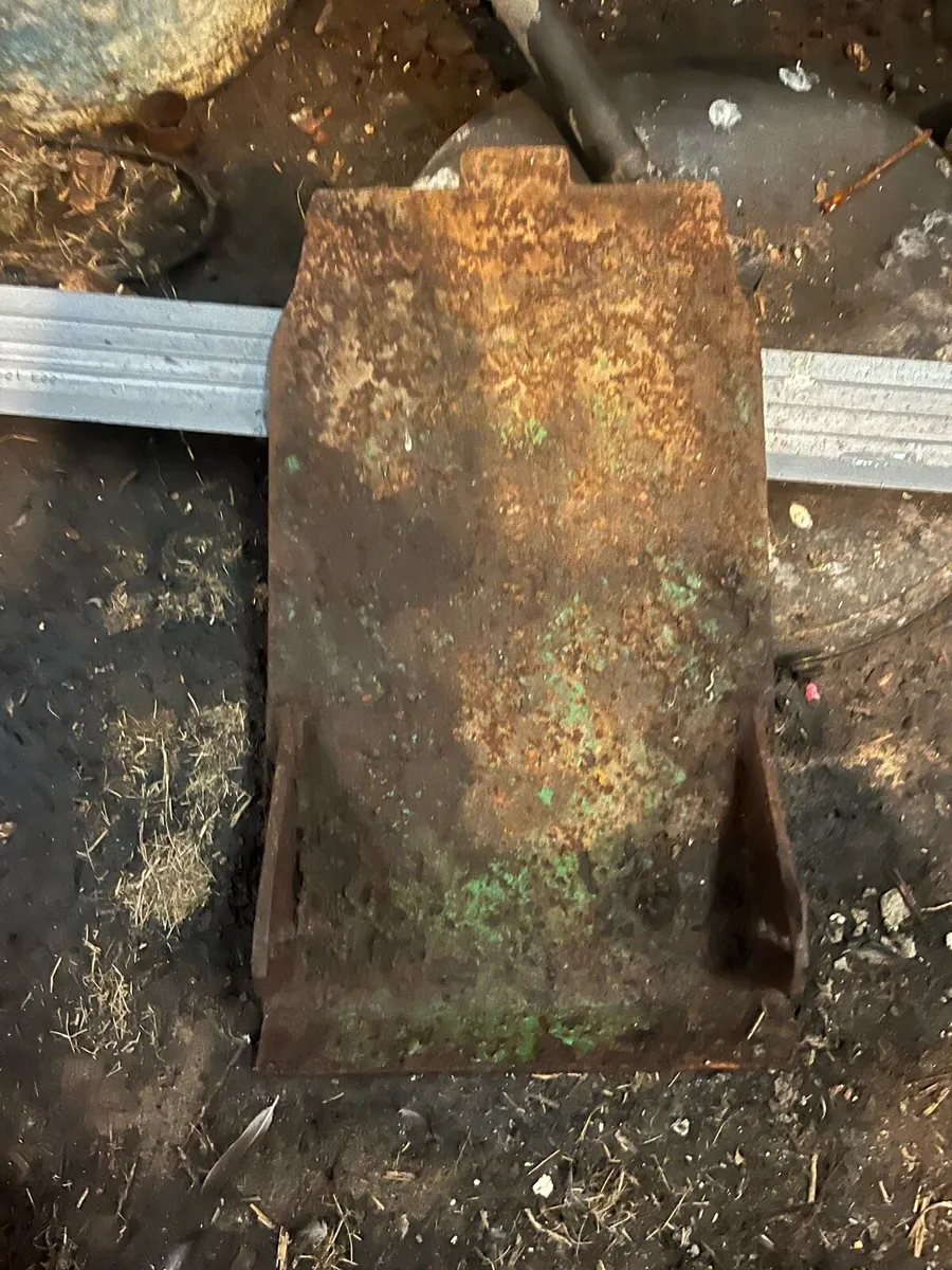 John Deere 1365 mower parts - Image 4