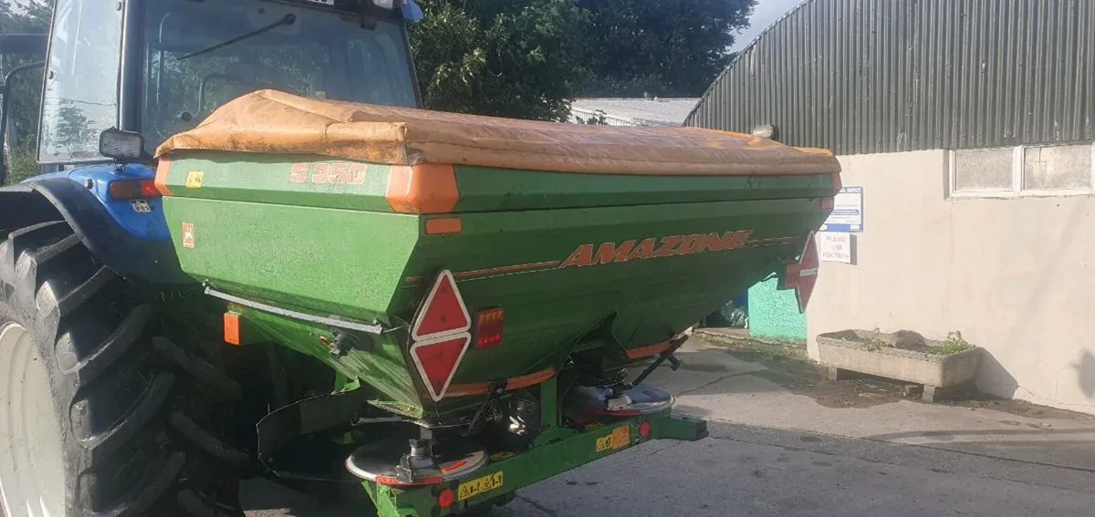 Amazone fertiliser spreader - Image 3