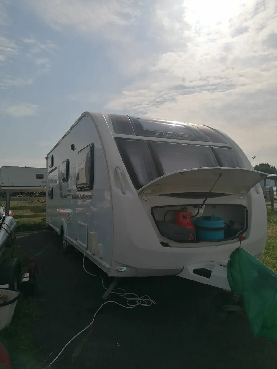 Caravan, 6 Berth - Image 2