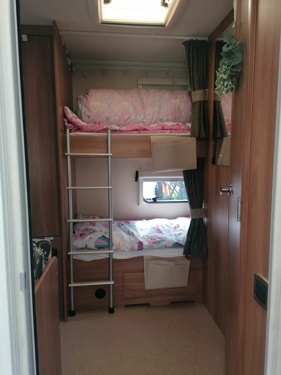 Caravan, 6 Berth - Image 4