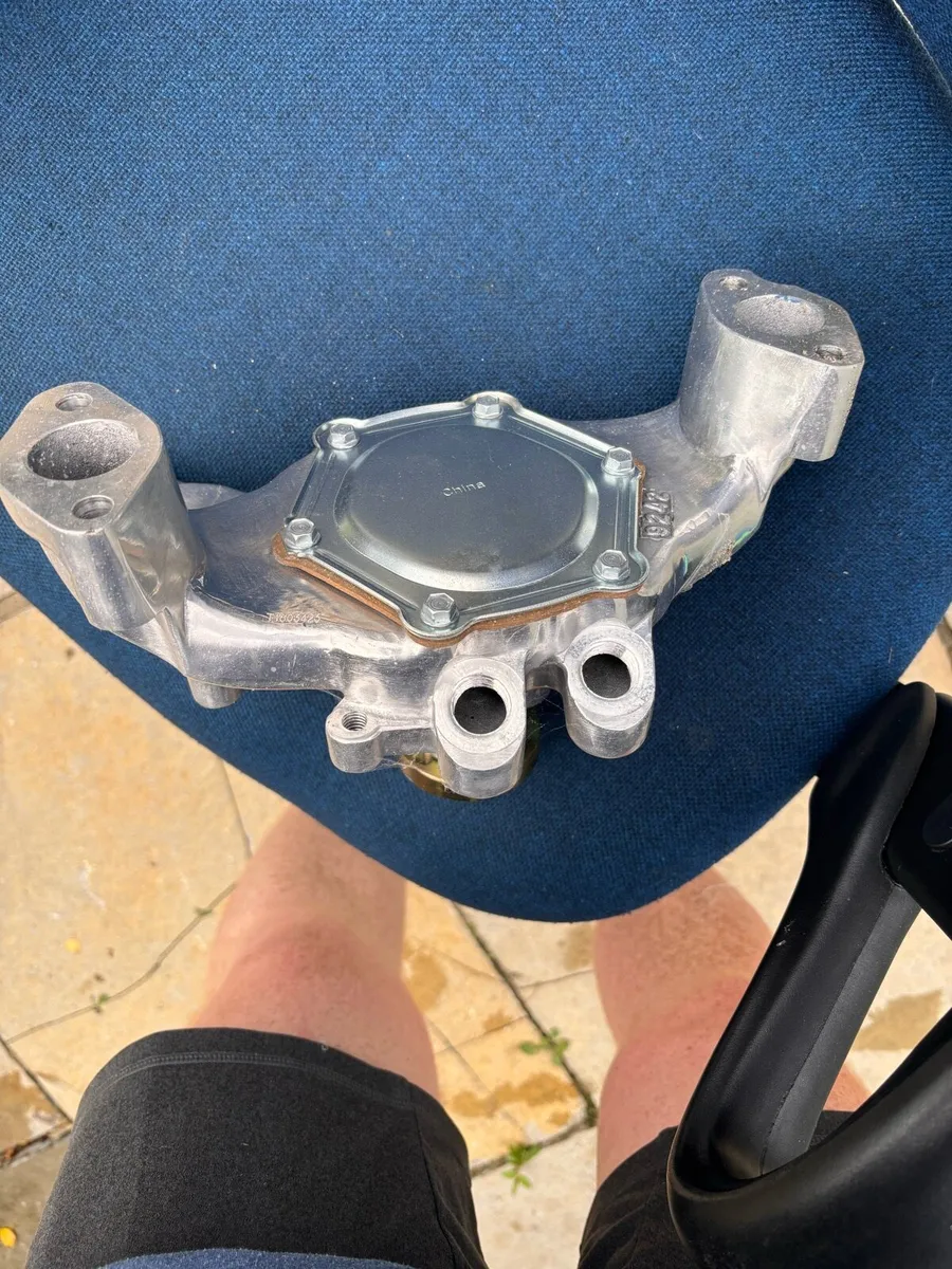 SBC Chevy V8 Weiand long water pump brand new - Image 3