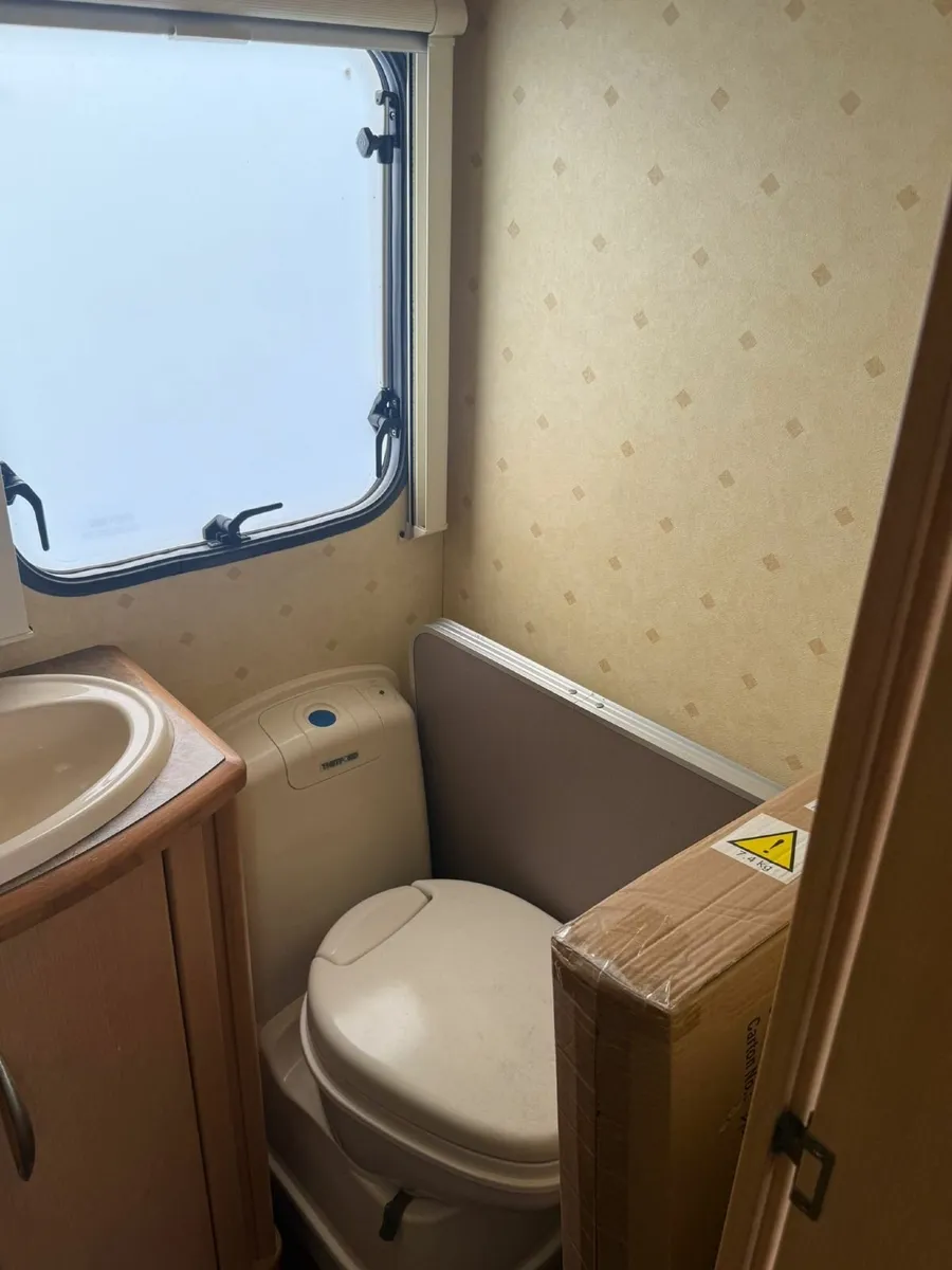 Caravan Abbey 520 - Image 1