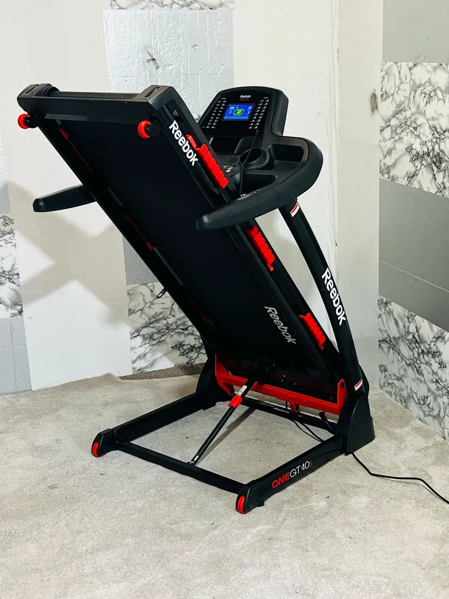 GT40s Reebok treadmill incline/folds for storage - Image 3