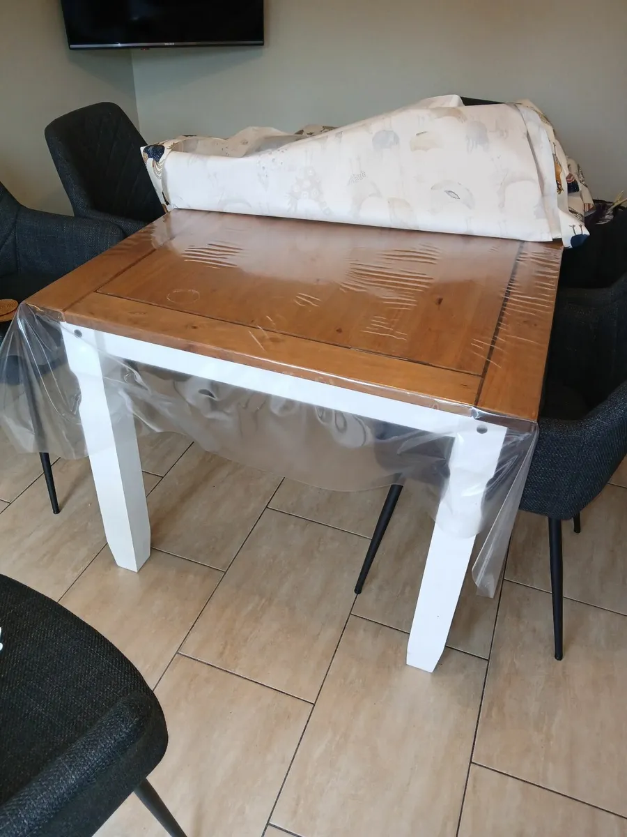 Kitchen Table - Image 3